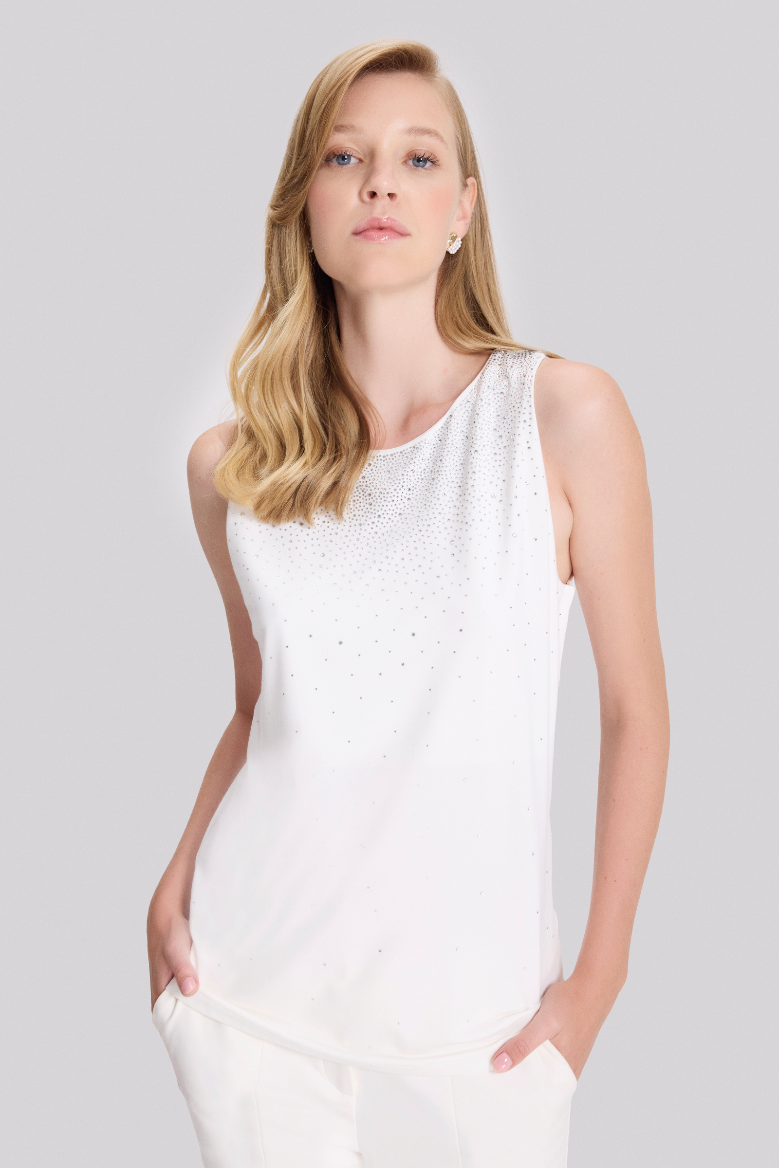 Yuvarlak Yaka Taş Detaylı Örme Bluz