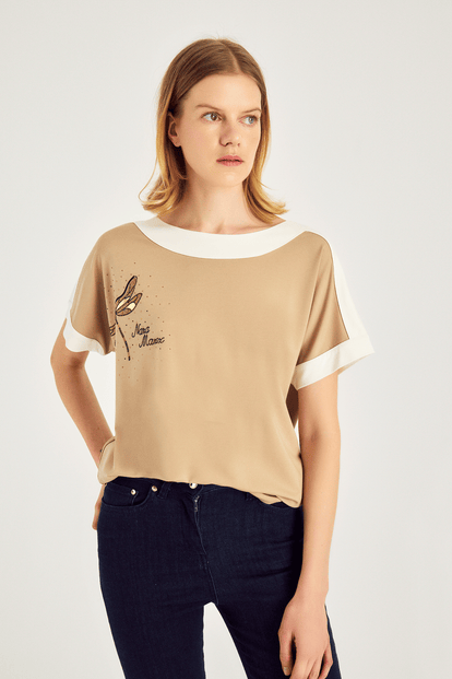 Kontrast Detaylı T-Shirt