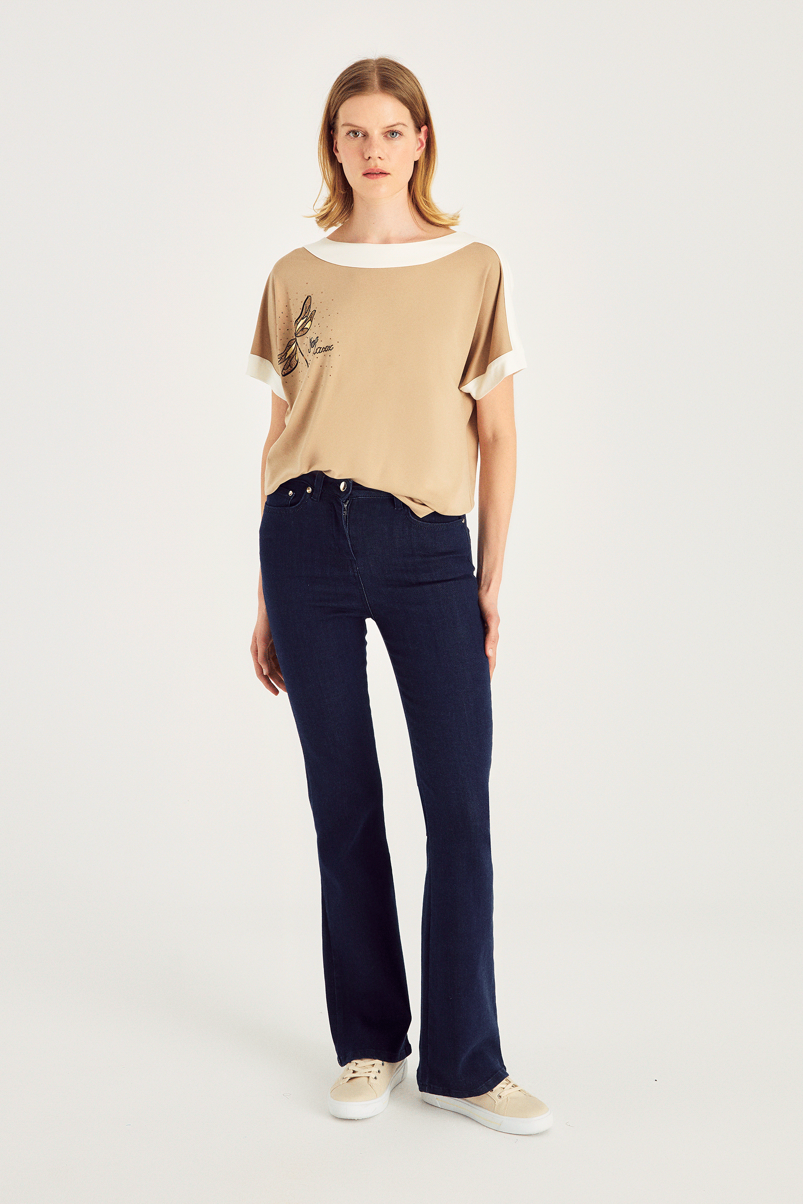 Kontrast Detaylı T-Shirt