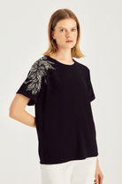 Omuzu Taş Basklı Bluz