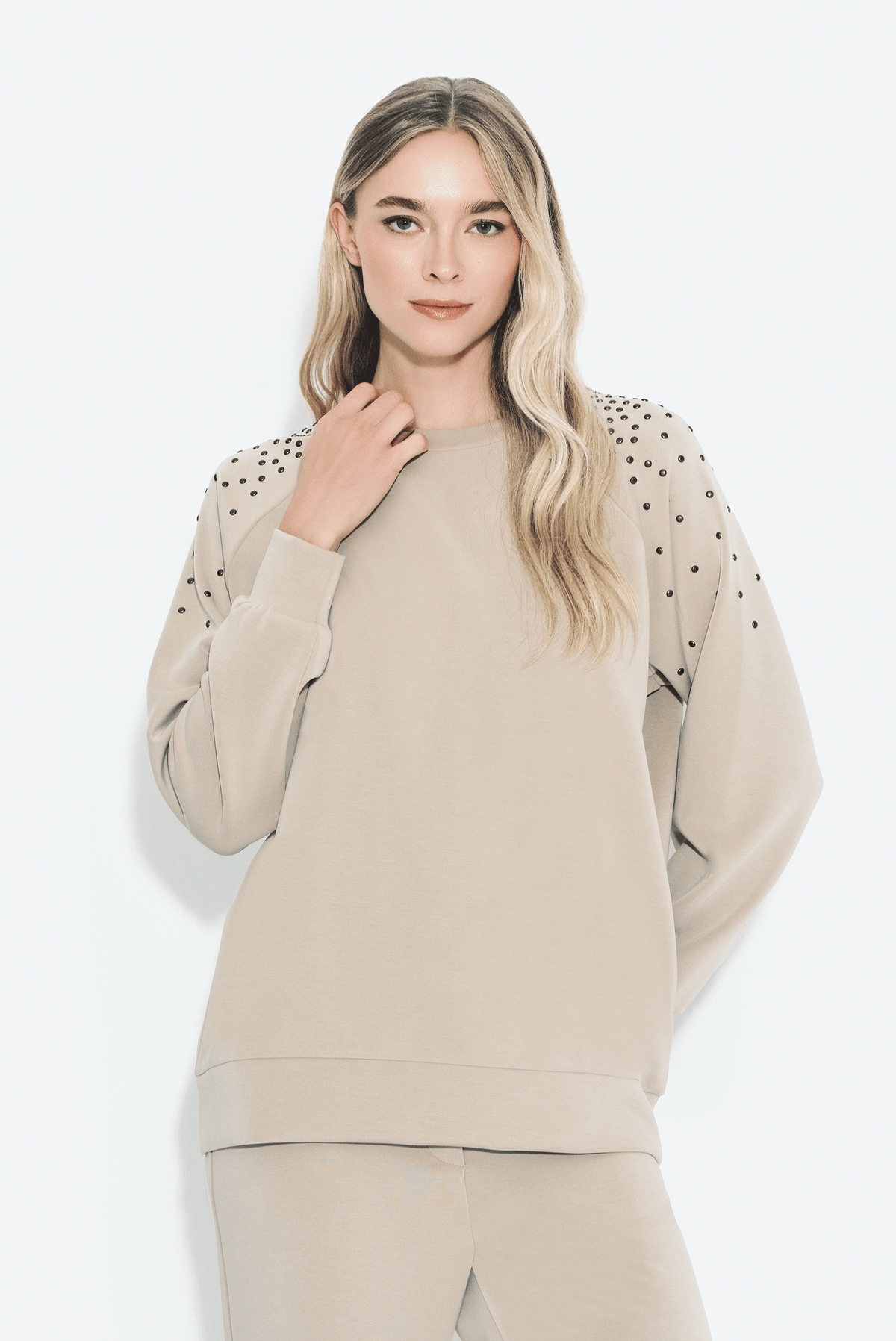 Omuzları Taş Detaylı Sweatshirt