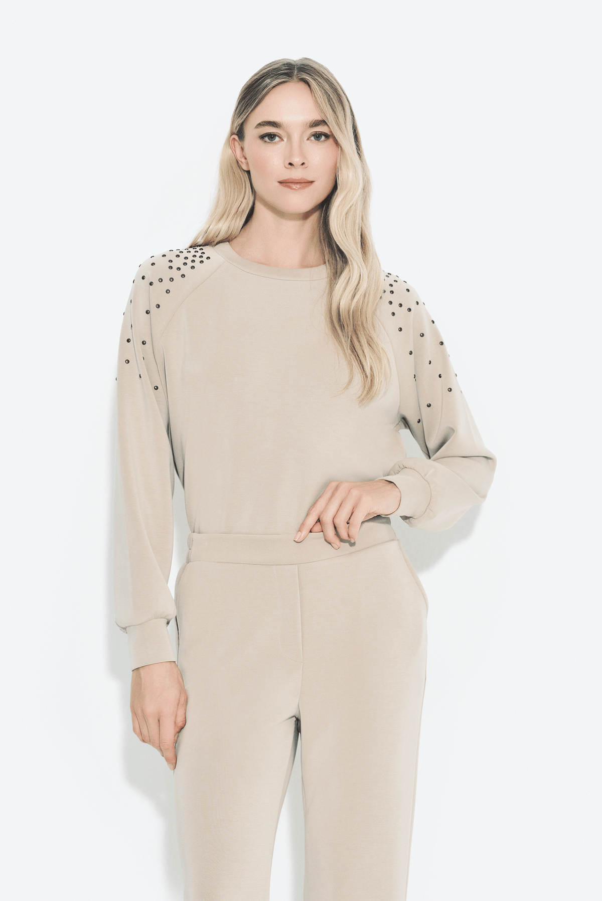 Omuzları Taş Detaylı Sweatshirt