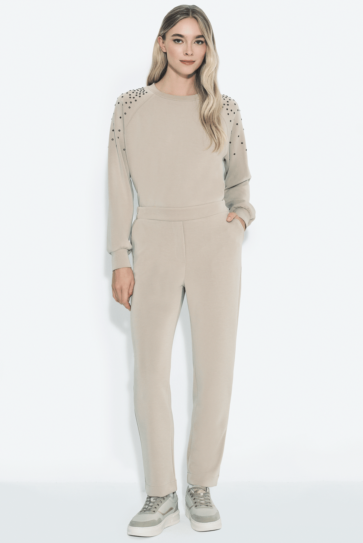 Omuzları Taş Detaylı Sweatshirt