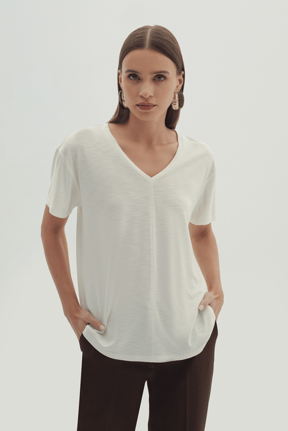 V Yaka Kısa Kollu T-Shirt