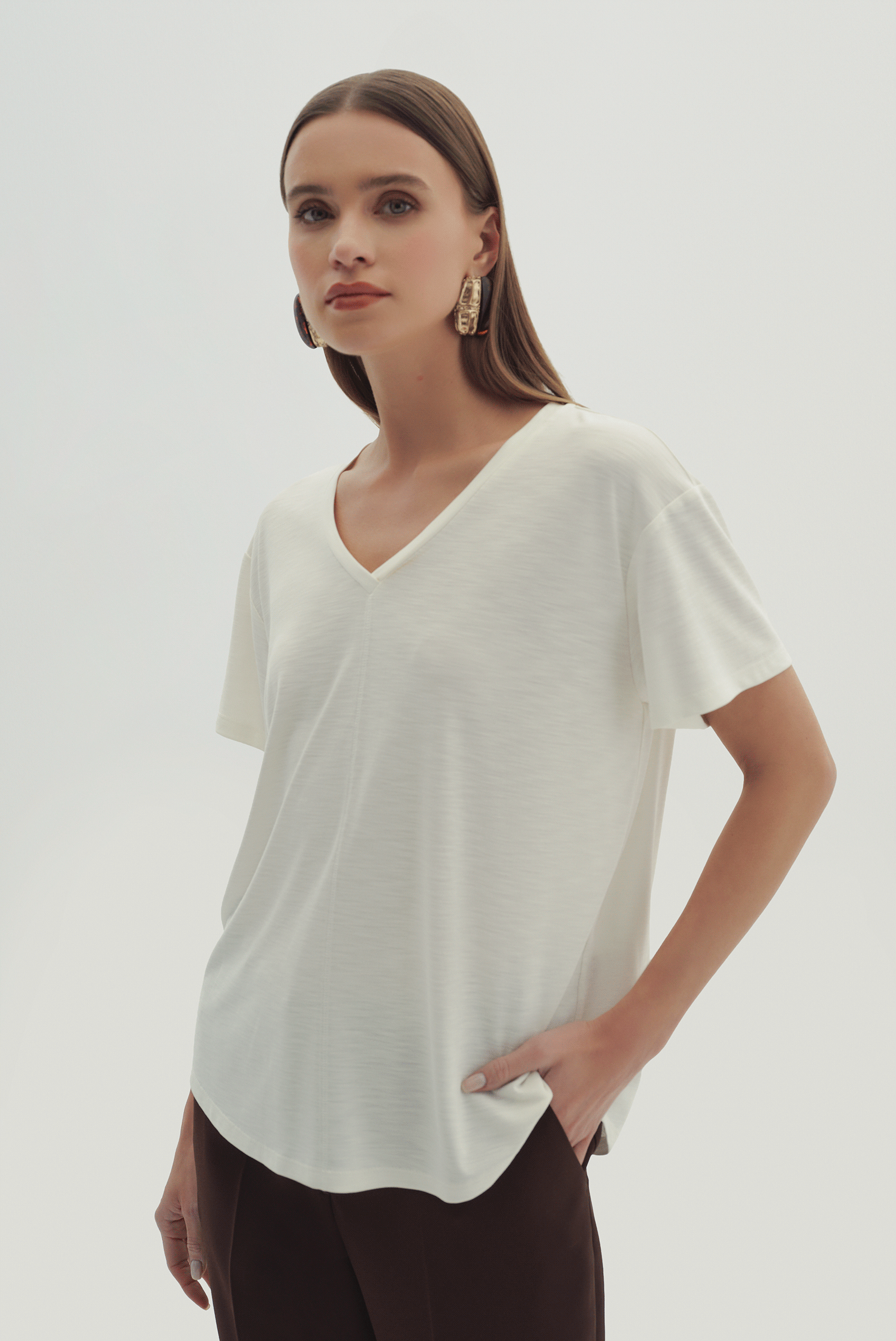 V Yaka Kısa Kollu T-Shirt