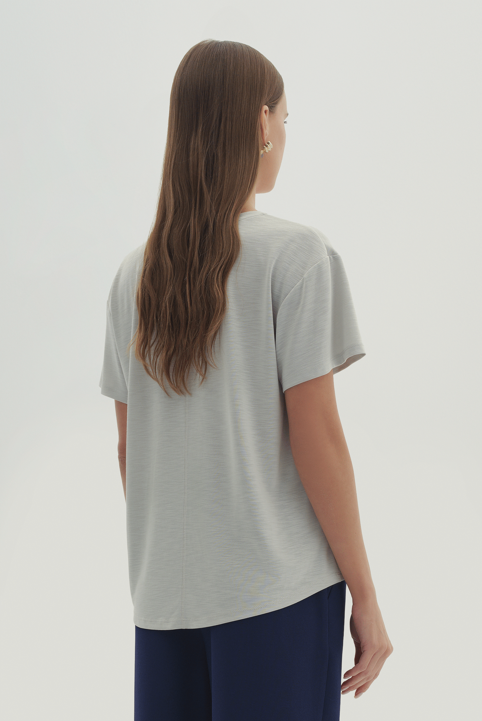 V Yaka Kısa Kollu T-Shirt