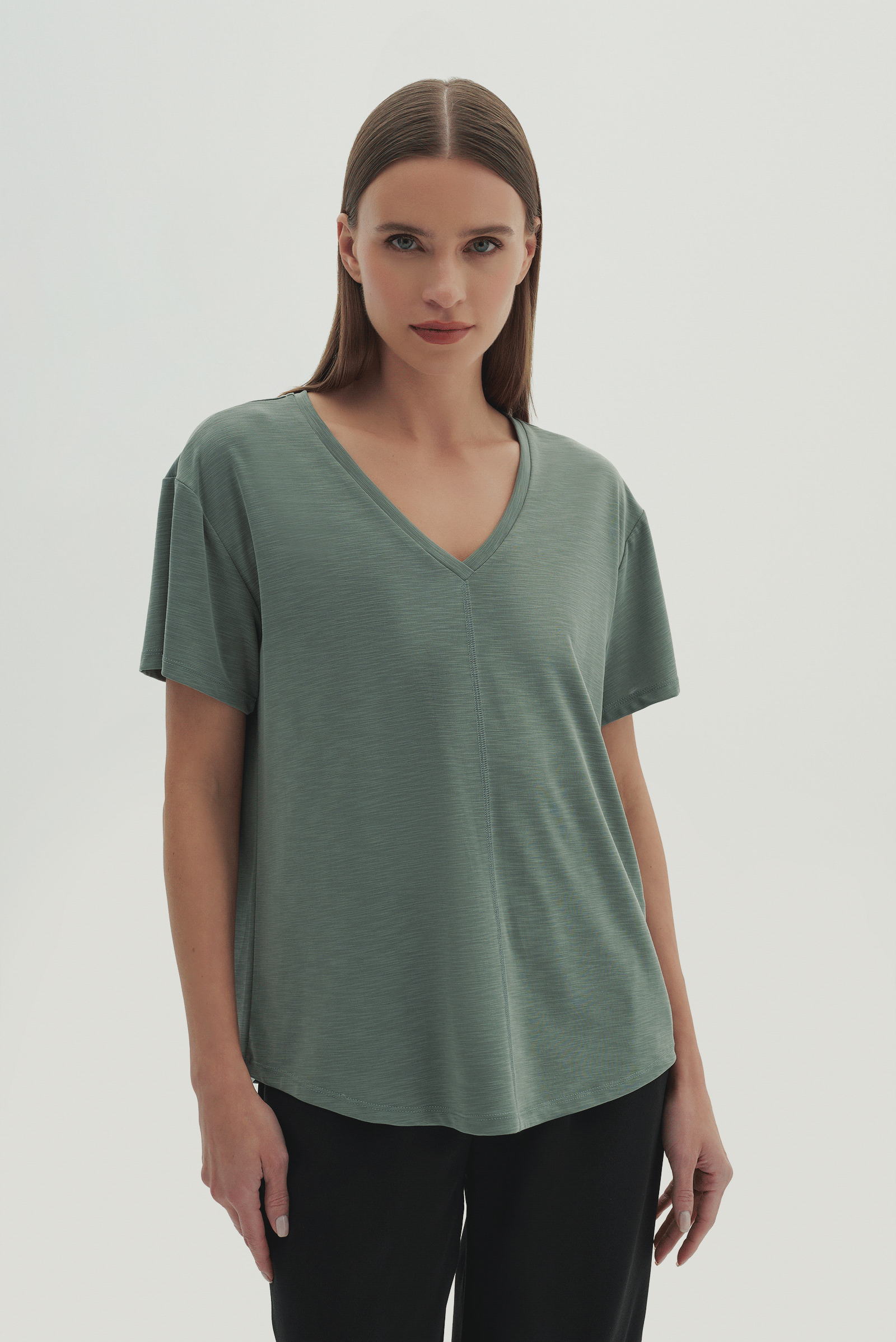 V Yaka Kısa Kollu T-Shirt