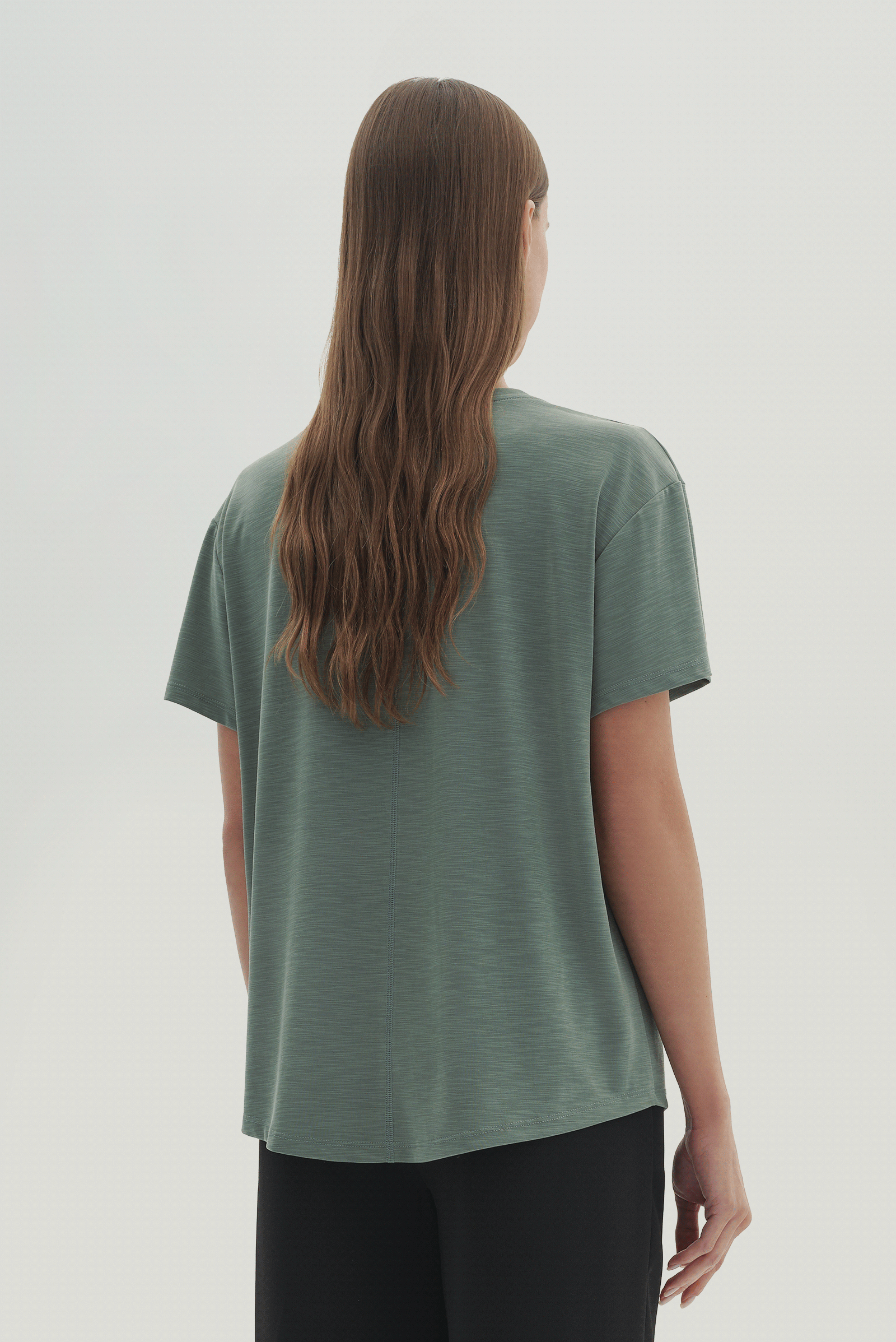 V Yaka Kısa Kollu T-Shirt