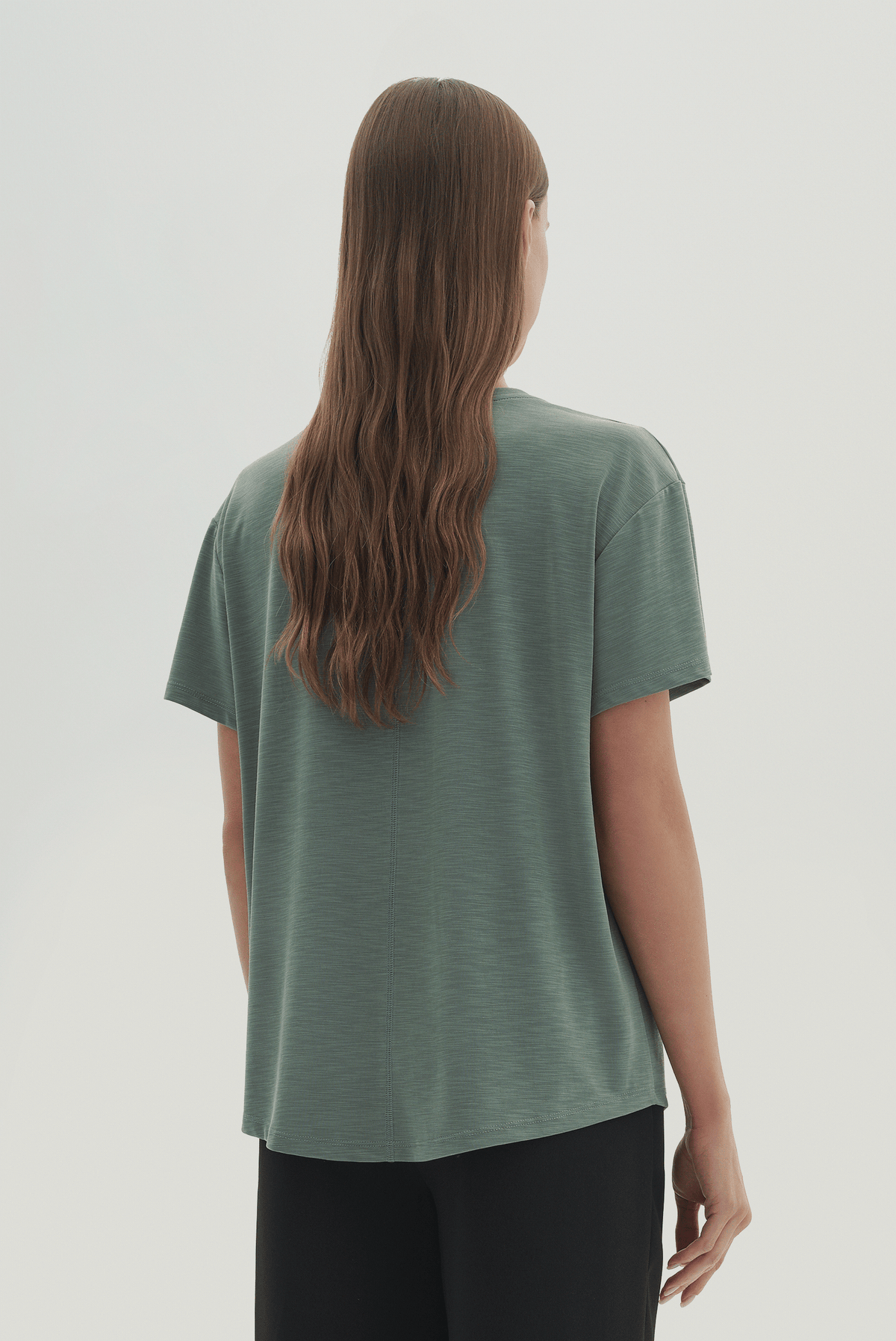 V Yaka Kısa Kollu T-Shirt