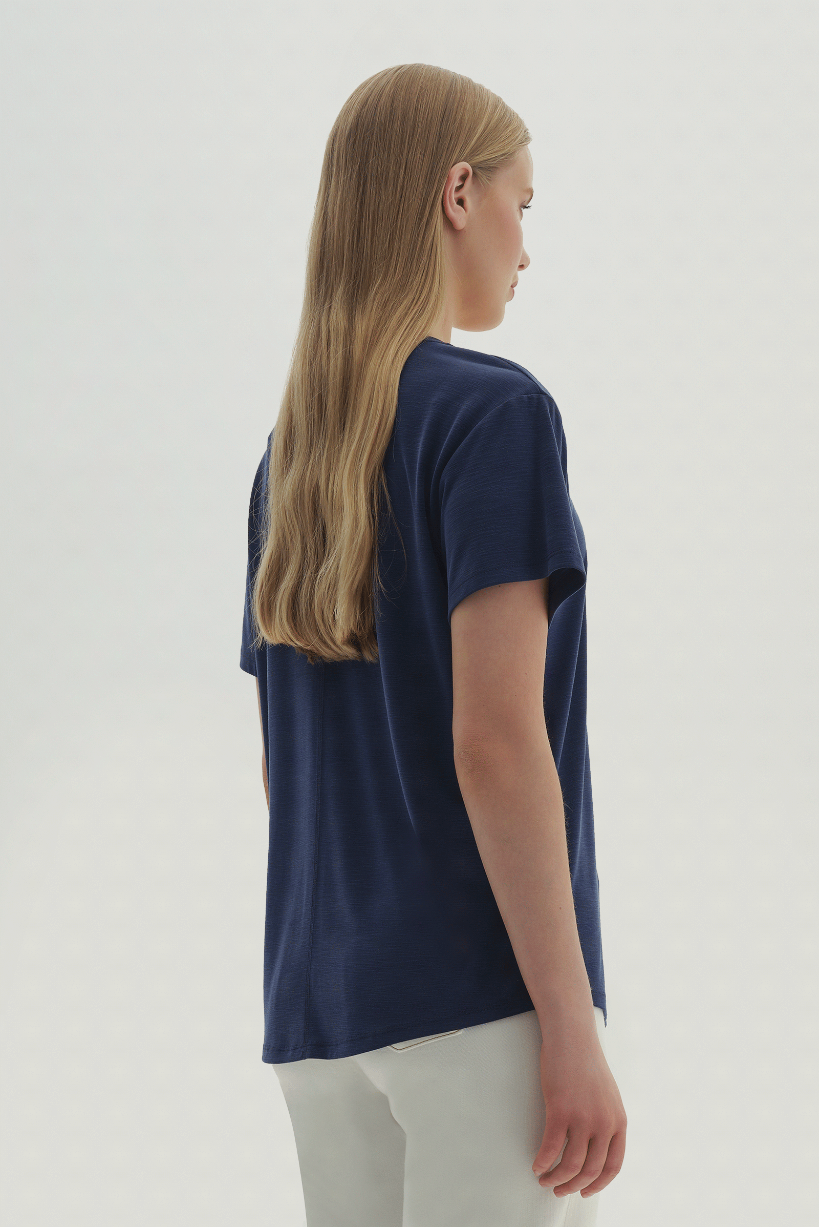 V Yaka Kısa Kollu T-Shirt