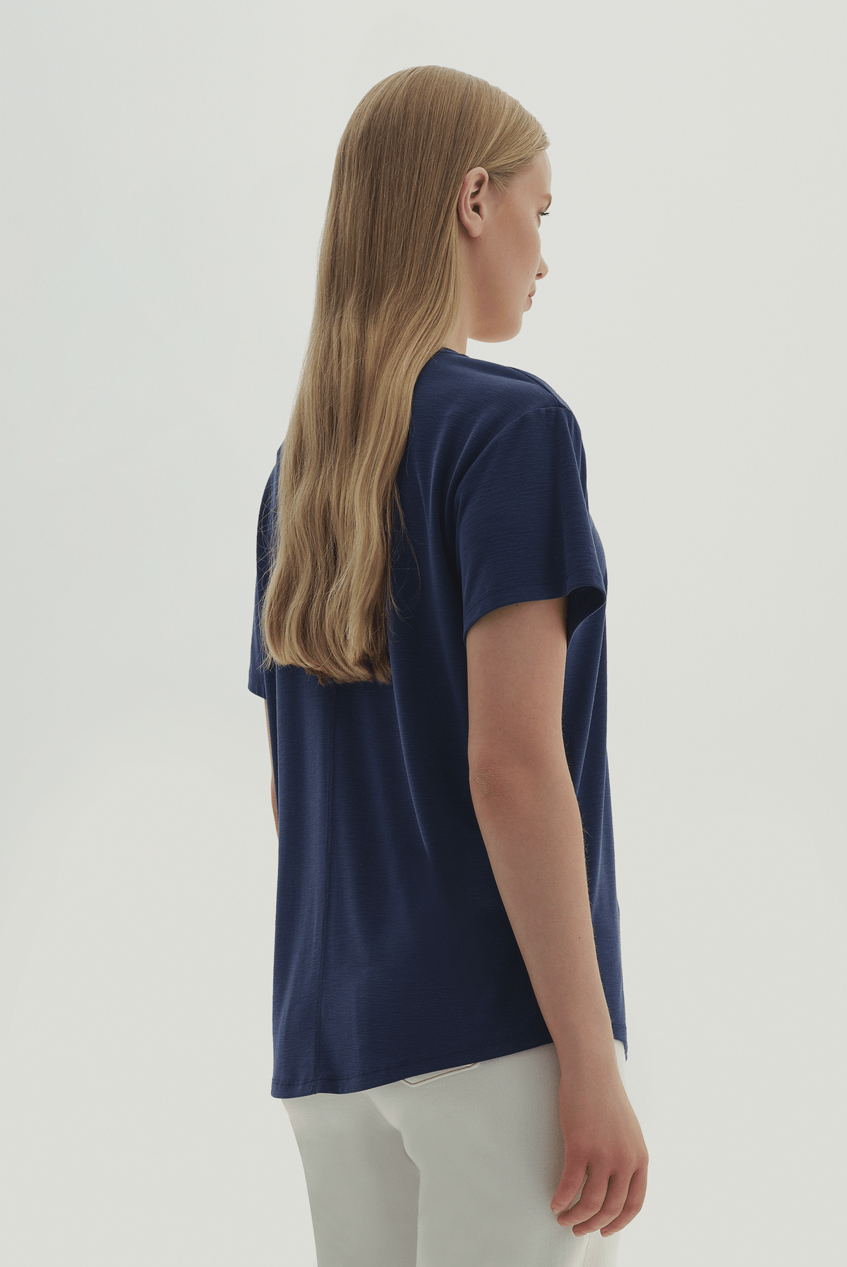 V Yaka Kısa Kollu T-Shirt