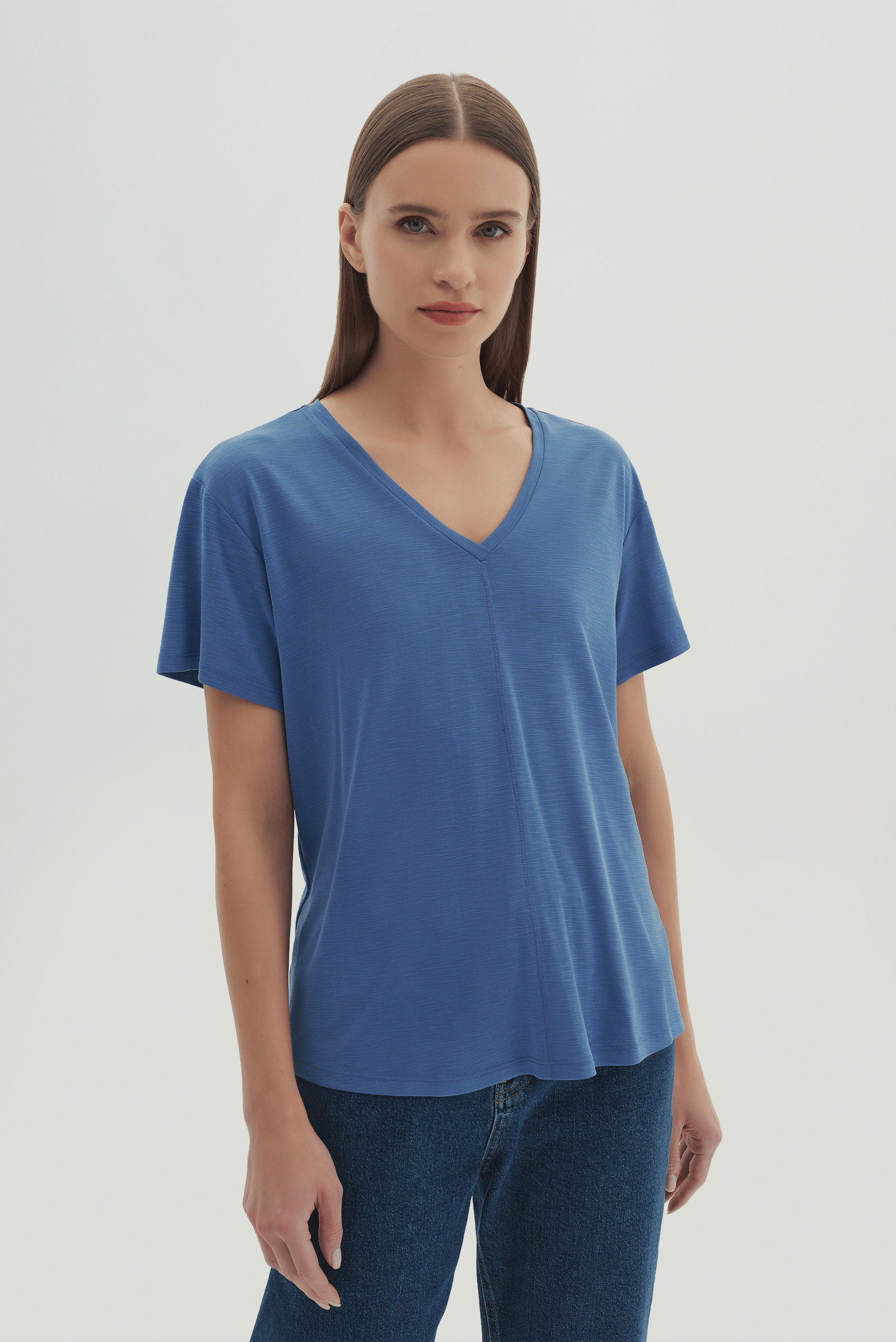 V Yaka Kısa Kollu T-Shirt