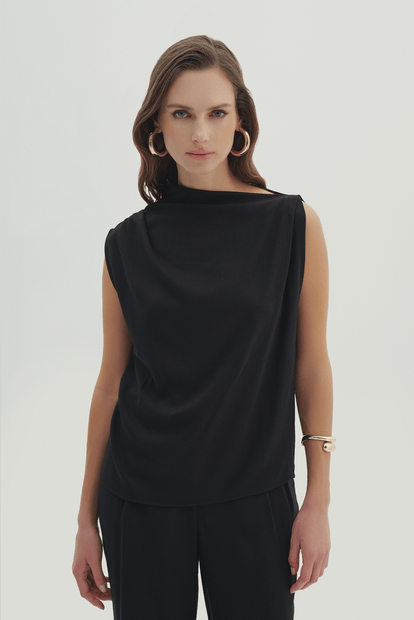 Drape Detaylı Asimetrik Bluz