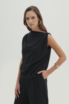 Drape Detaylı Asimetrik Bluz