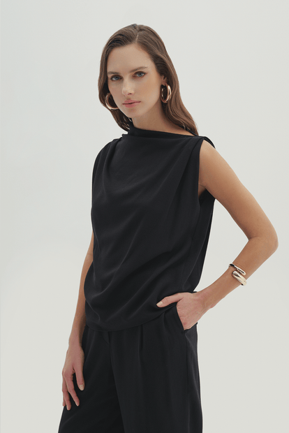 Drape Detaylı Asimetrik Bluz