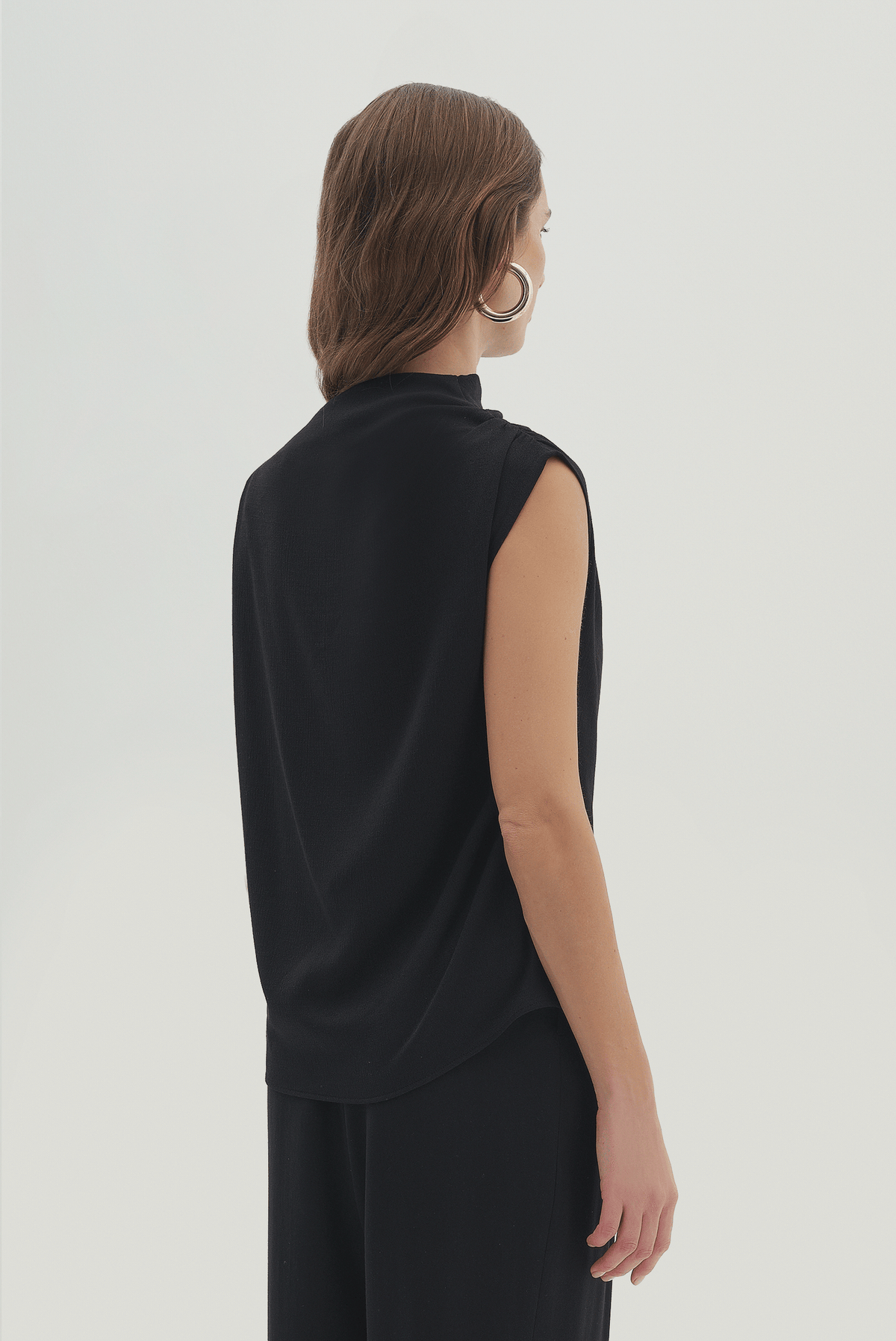 Drape Detaylı Asimetrik Bluz