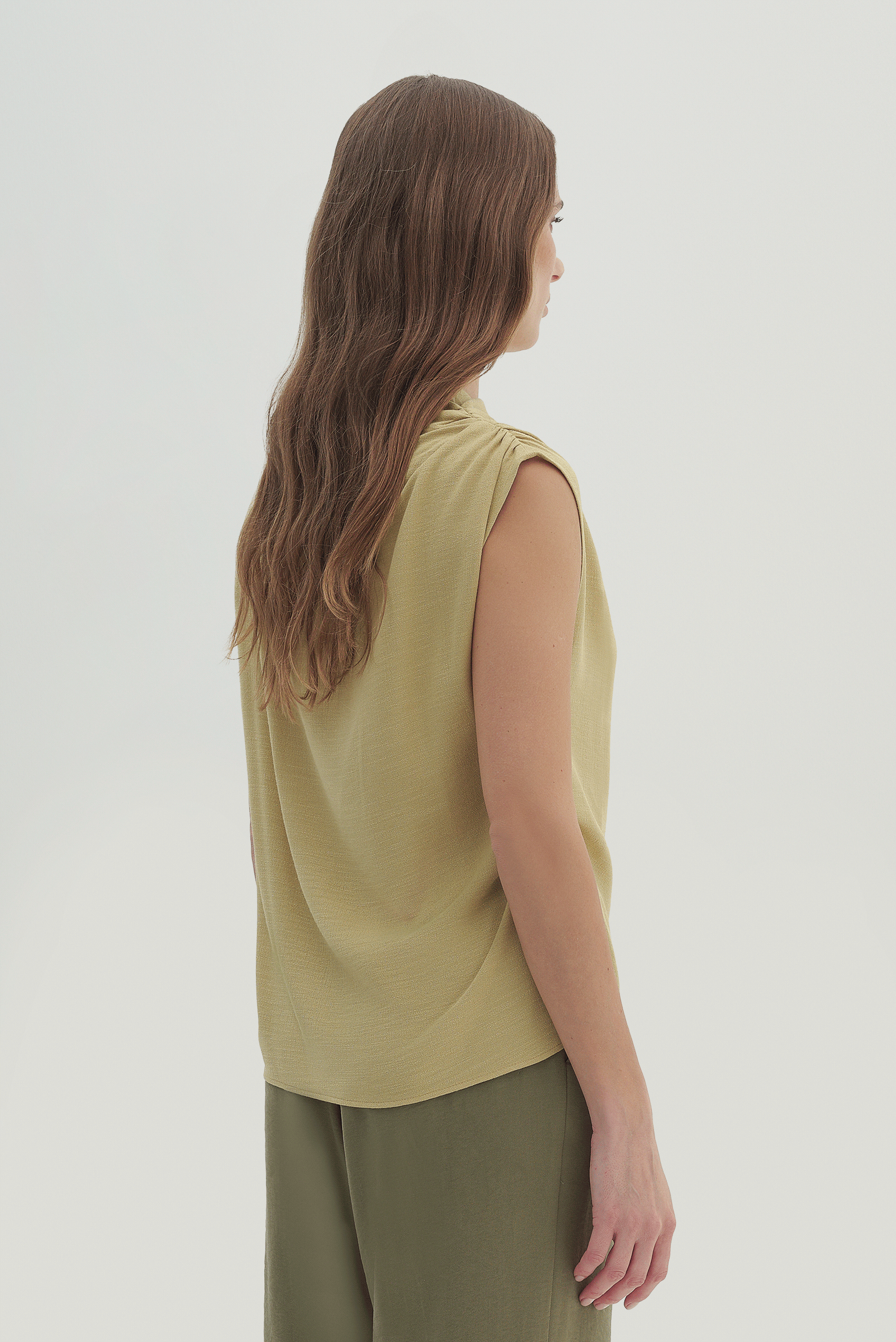 Drape Detaylı Asimetrik Bluz