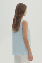 Boncuk Detaylı V Yaka Bluz