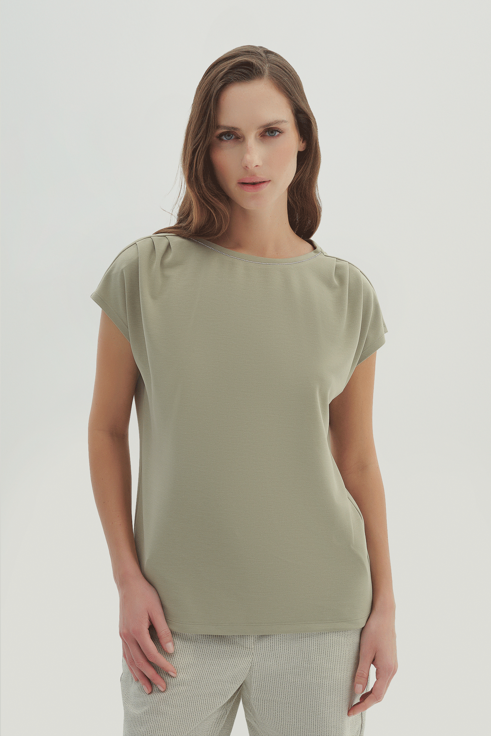 Büzgü Ve Şerit Detaylı Bluz