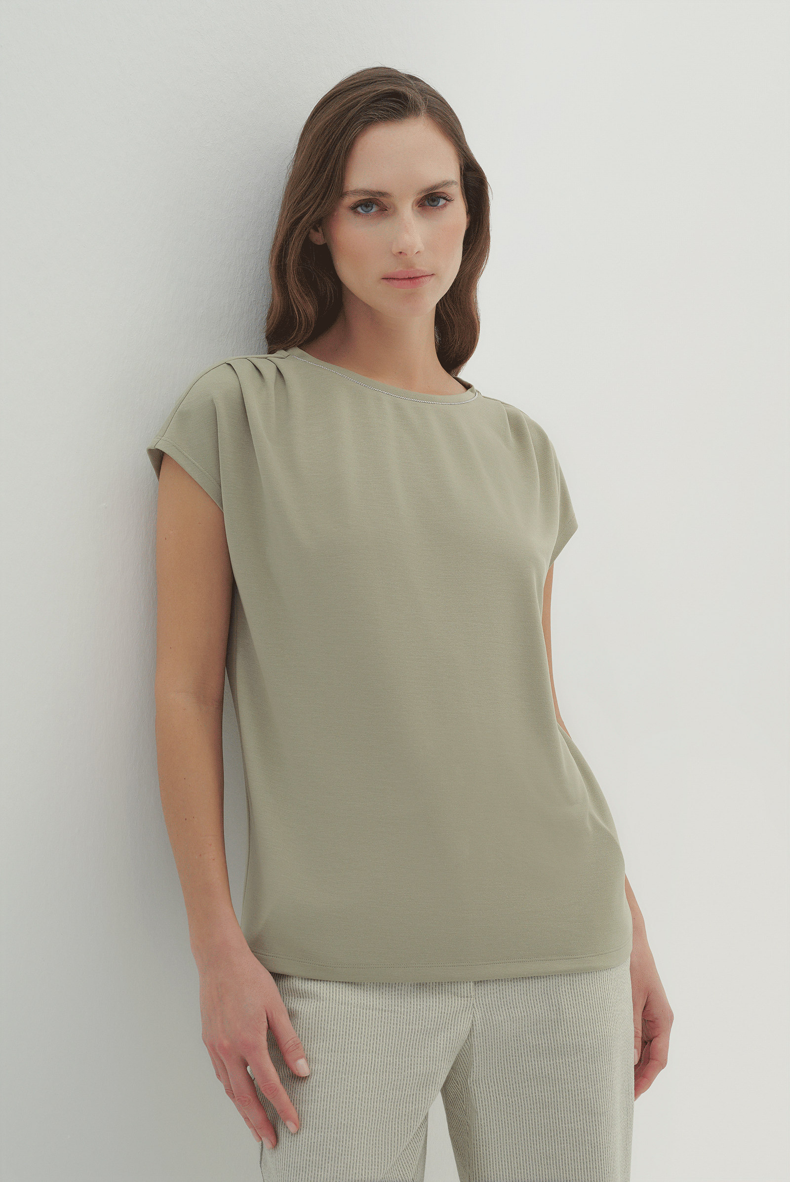 Büzgü Ve Şerit Detaylı Bluz