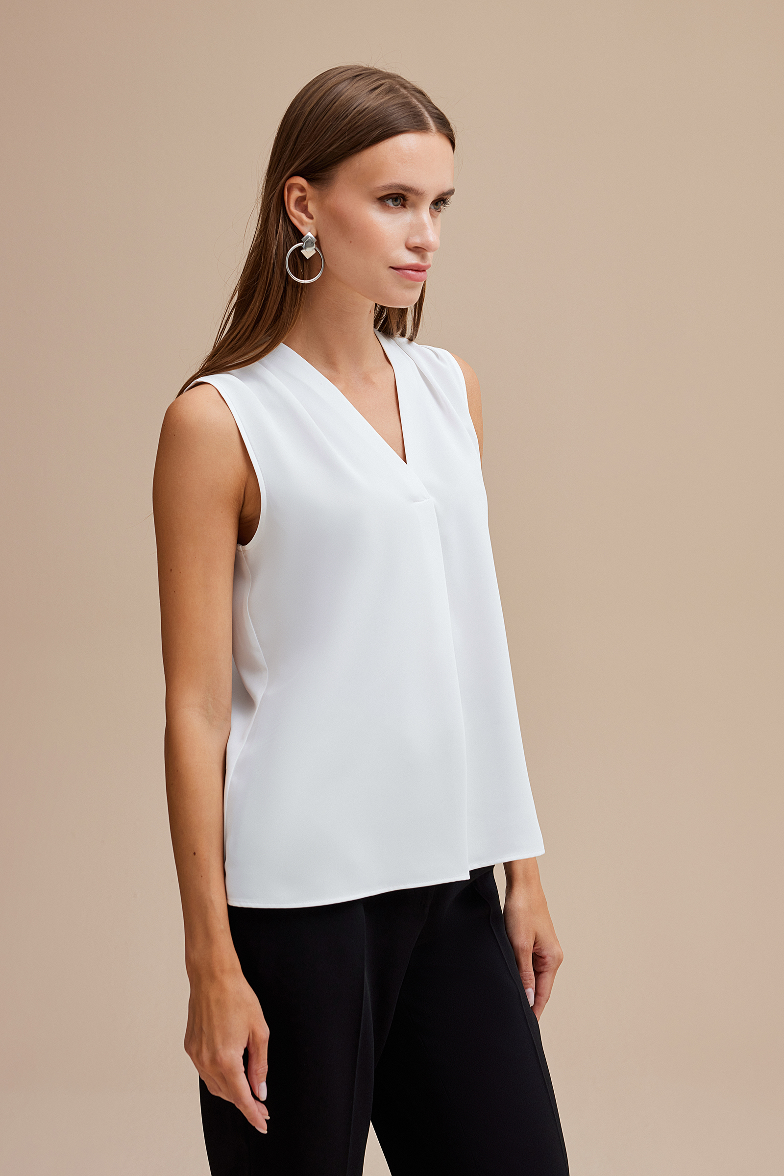 Pile Detaylı Kolsuz Bluz