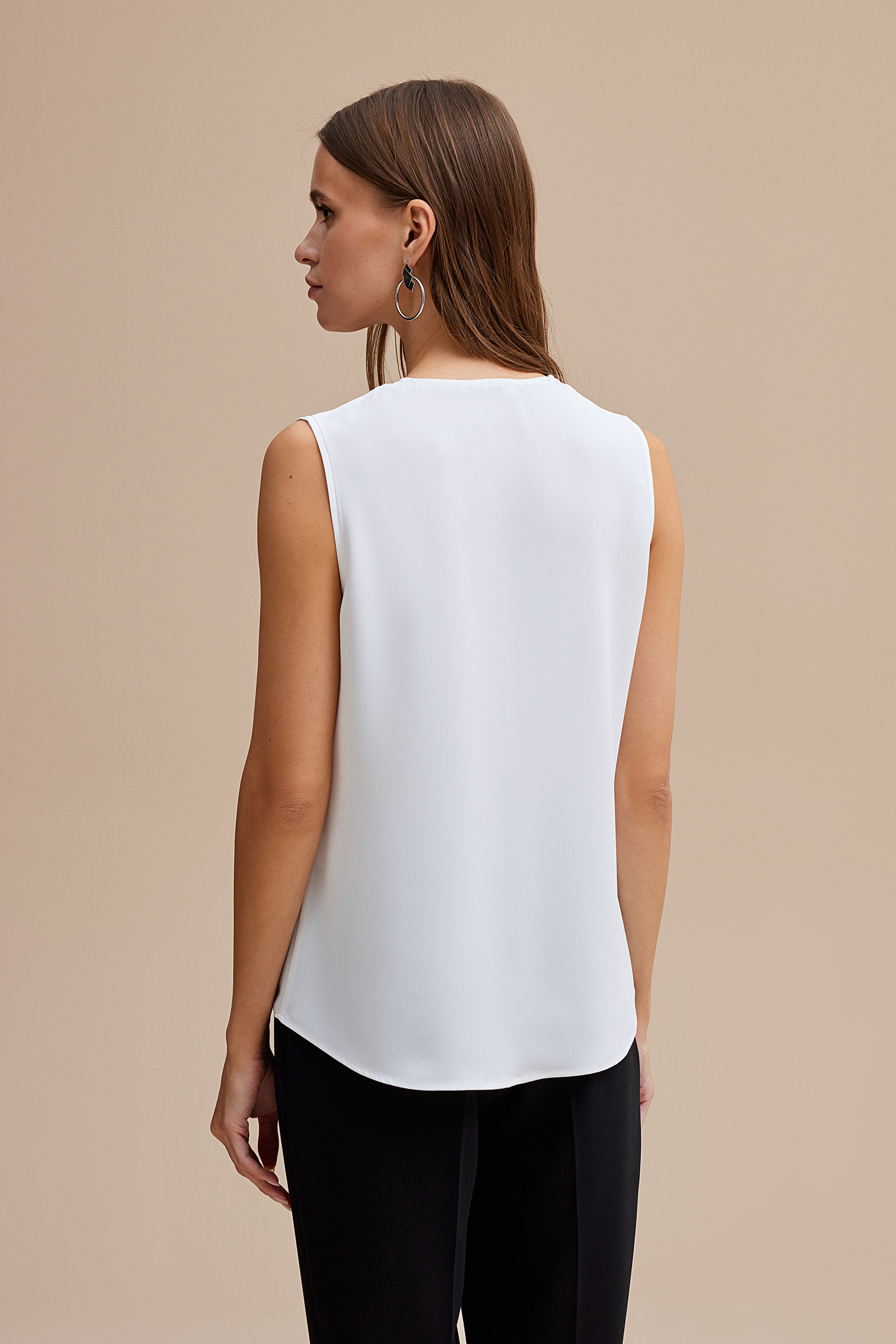 Pile Detaylı Kolsuz Bluz