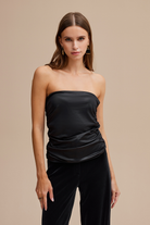 Büzgü Detaylı Parlak Straplez Bluz