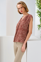 Pile Detaylı Kolsuz Bluz