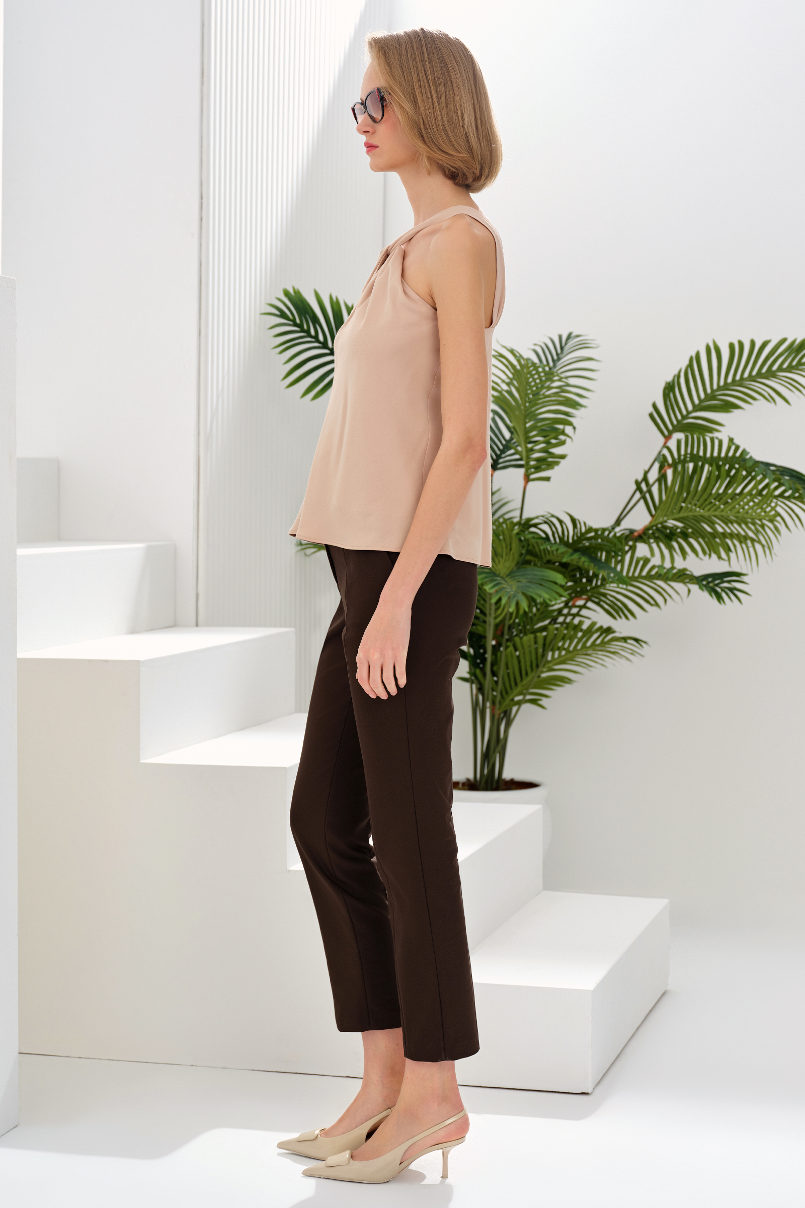 Yakası Burgu Detaylı Bluz