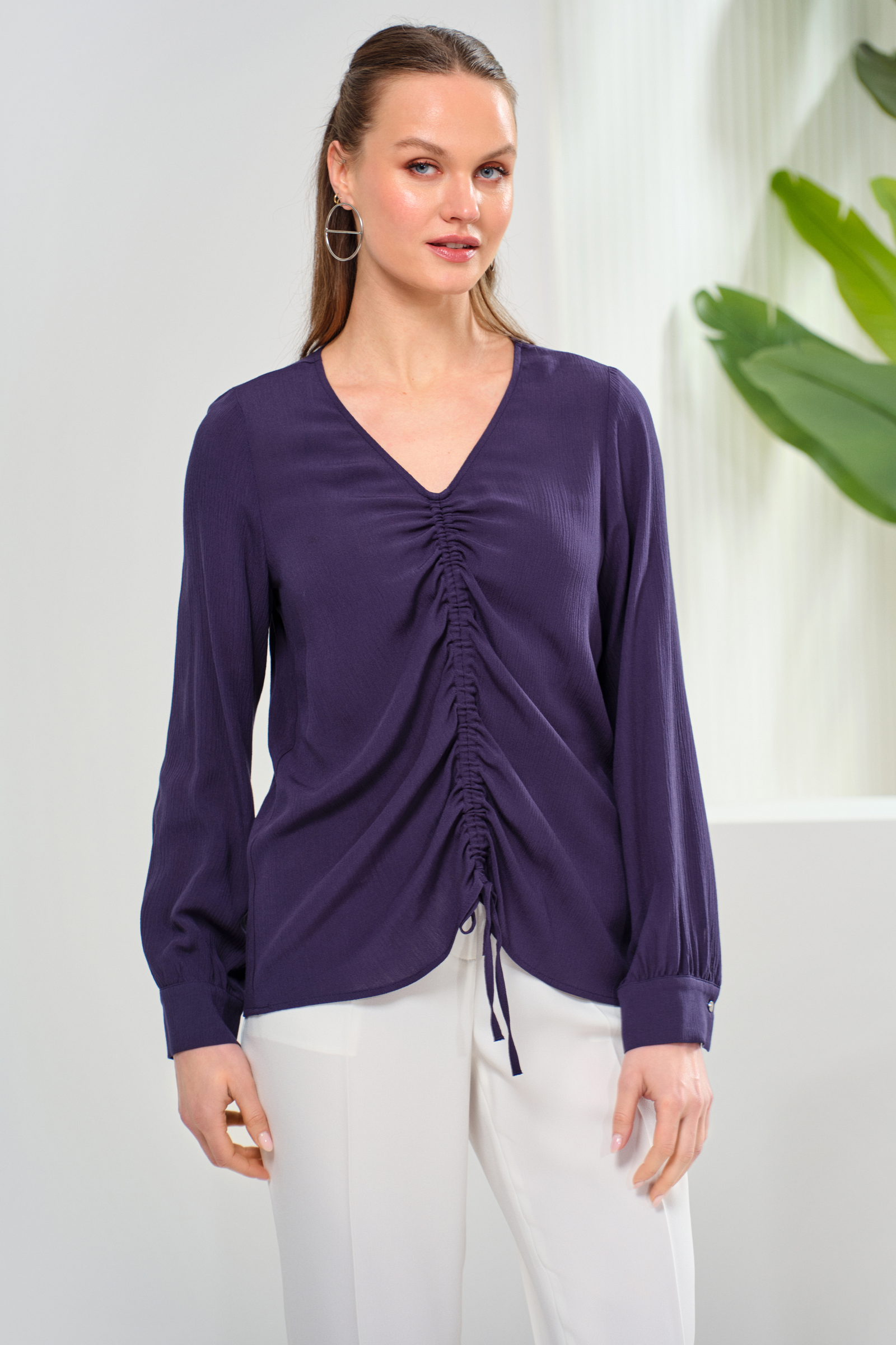 Önden Büzme Detaylı Bluz