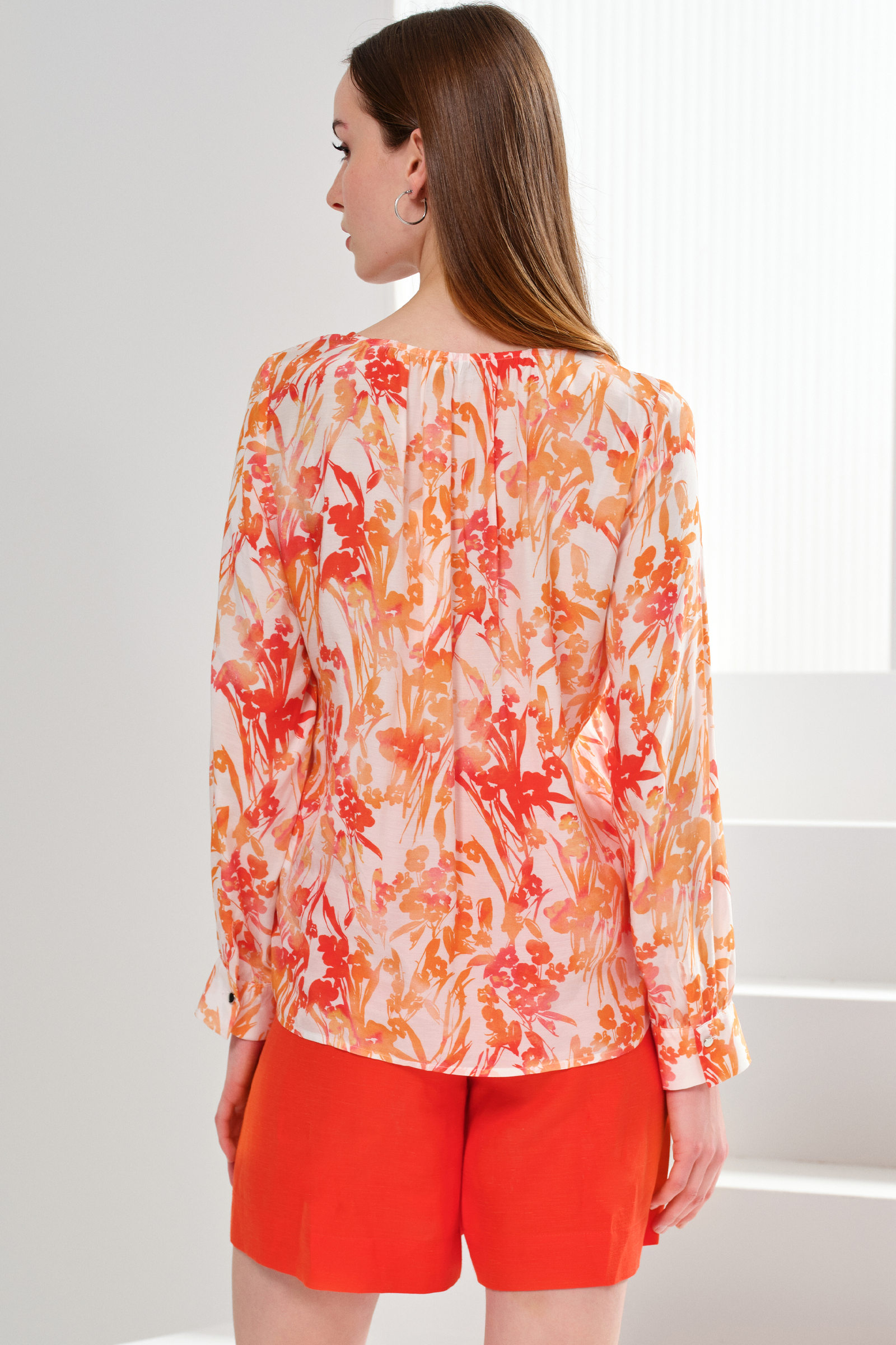 Önden Büzme Detaylı Bluz