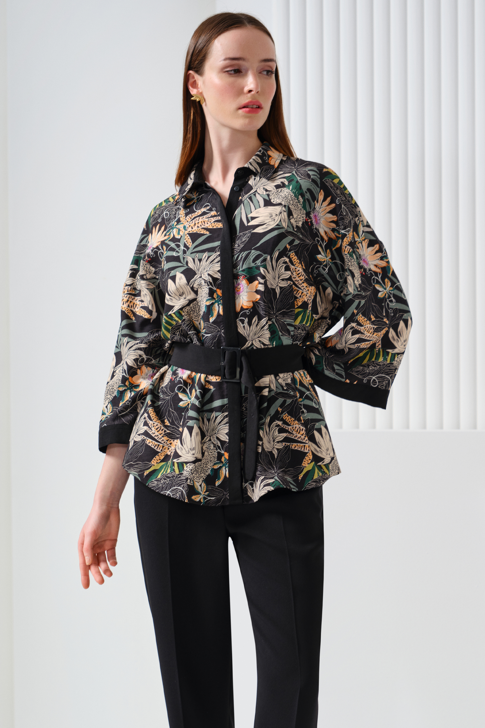 Sırt Detaylı Kemerli Kimono