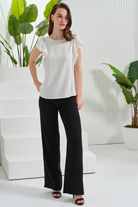 Taş Detaylı Kolu Fırfırlı Bluz