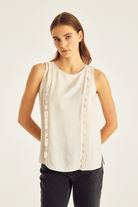 Fırfır Detaylı Kolsuz Bluz