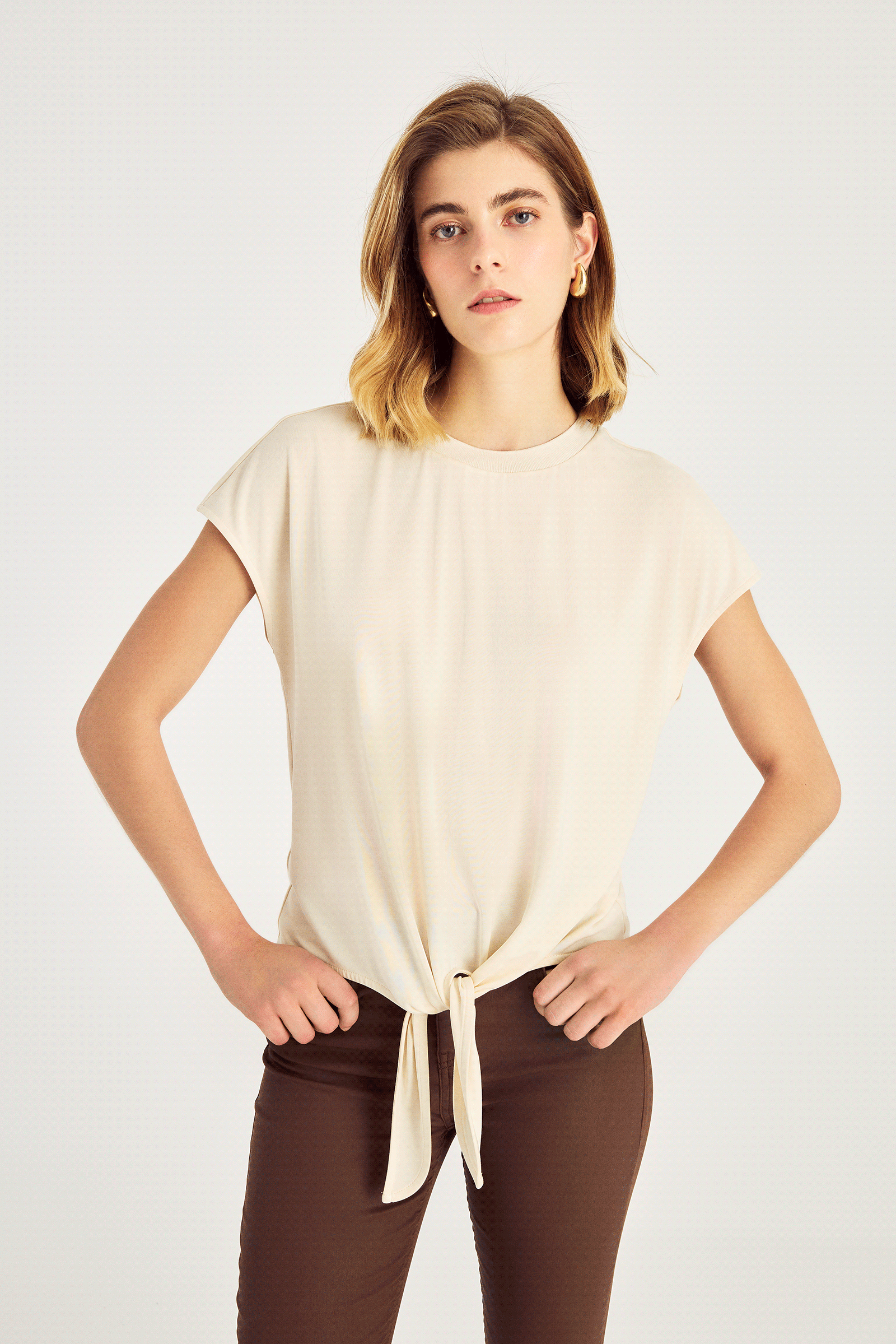 Önü Bağlamalı Örme Bluz