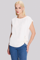 Aksesuar Detaylı Şık Bluz