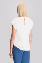 Aksesuar Detaylı Şık Bluz