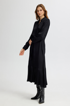 Yırtmaç Detaylı Uzun Gömlek Elbise