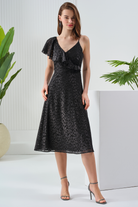 Asimetrik Fırfır Detaylı Şık Elbise