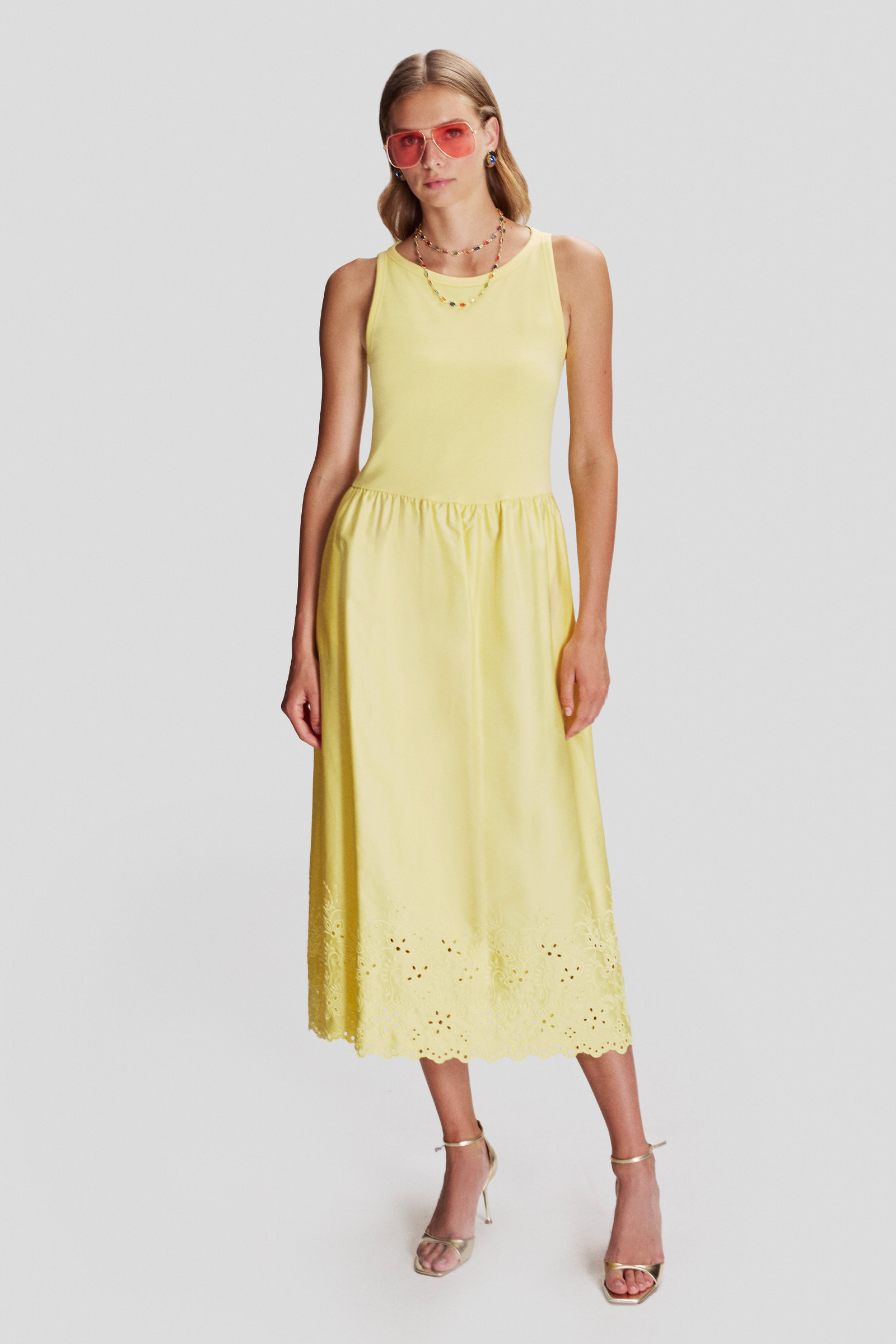 Etek Ucu Brodeli Kumaş Karışımlı Elbise