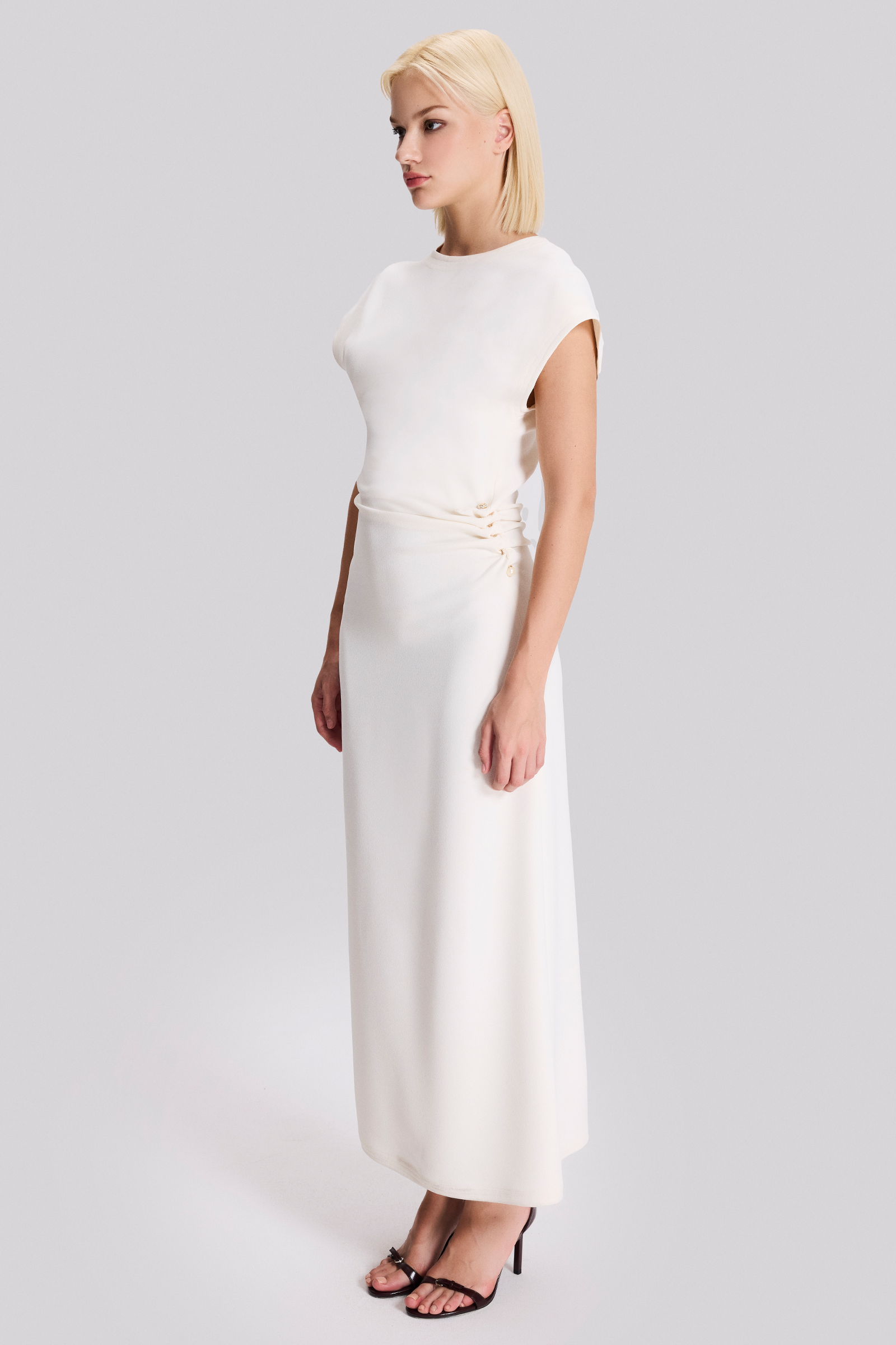 Aksesuar Detaylı Şık Elbise