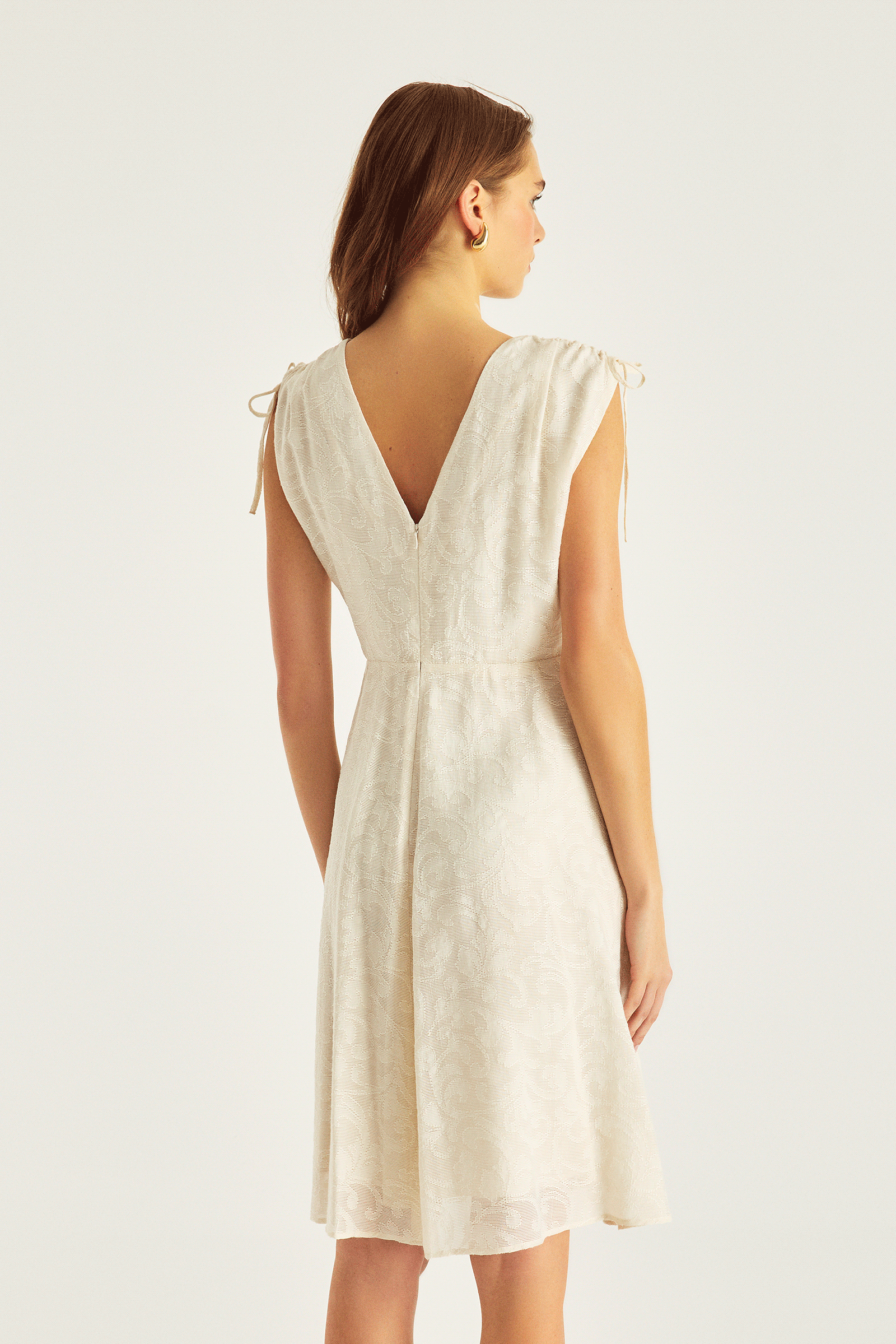 Omuzu Büzgü Detaylı Midi Boy Elbise