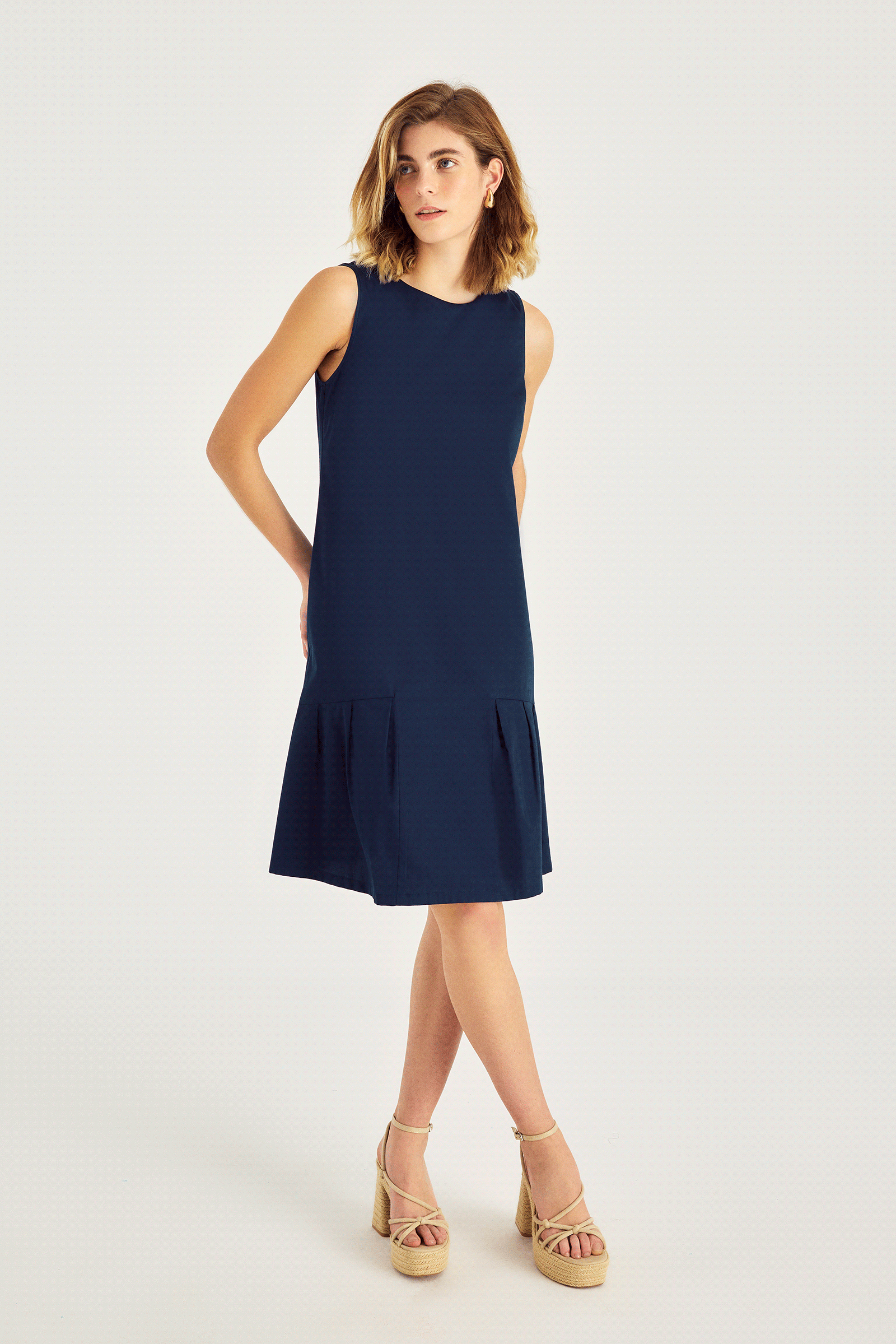 Pile Detaylı Kolsuz Elbise