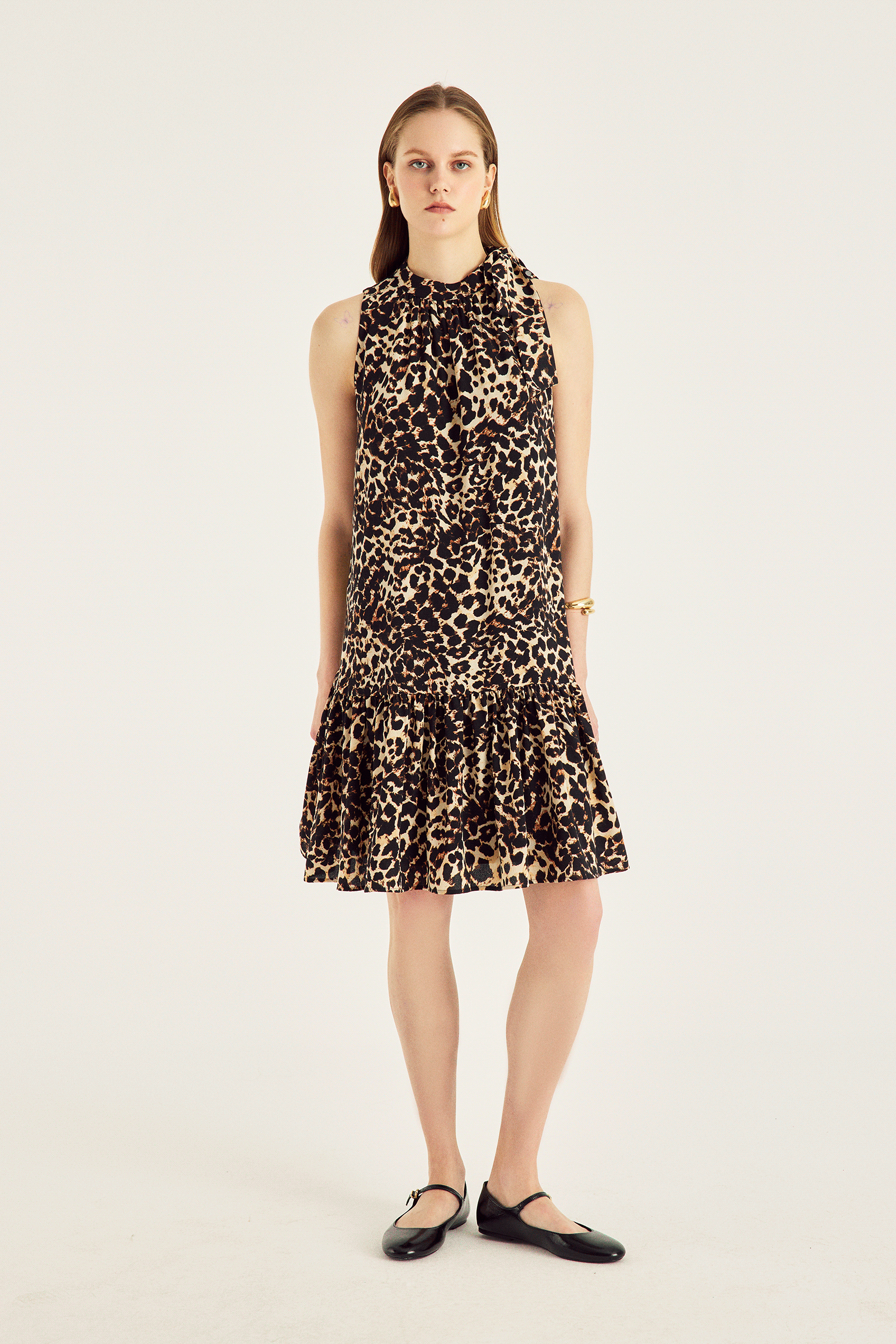 Yakası Bağlamalı Elbise