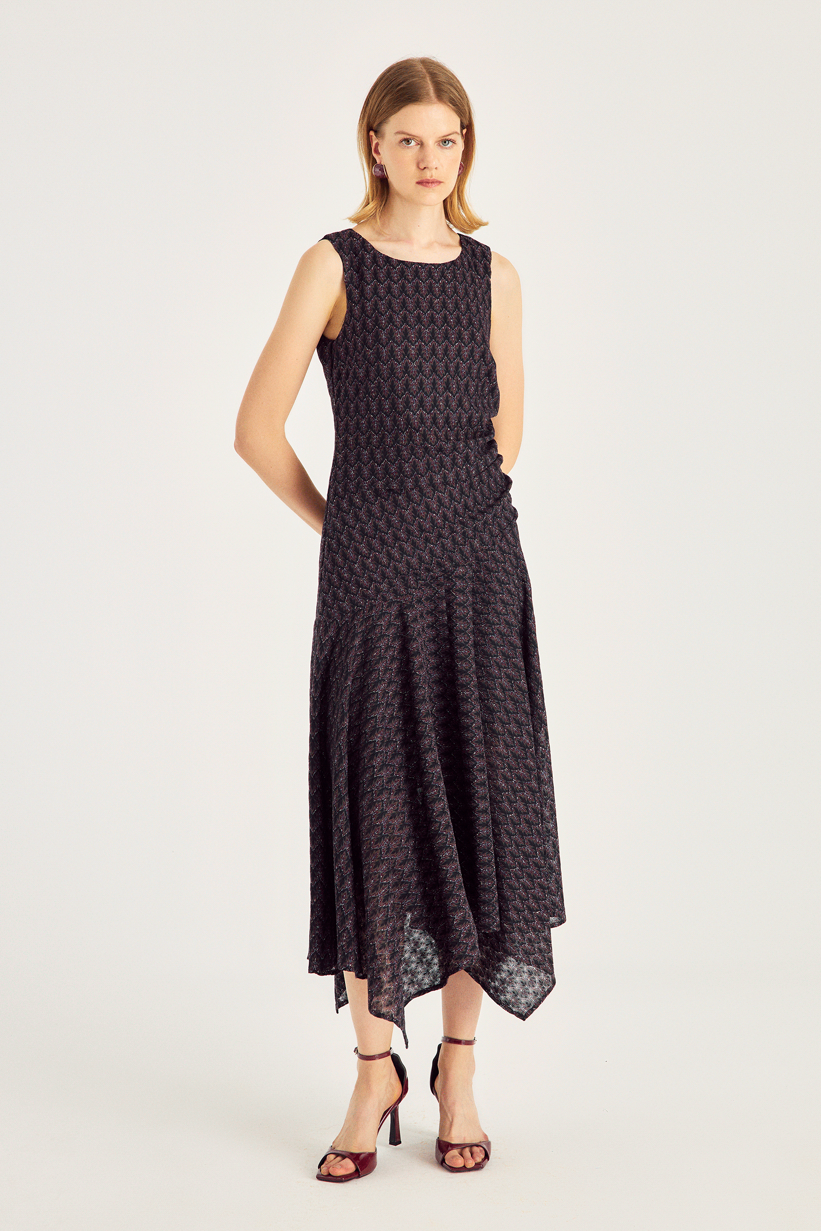 Asimetrik Kesim Midi Boy Dantel Elbise