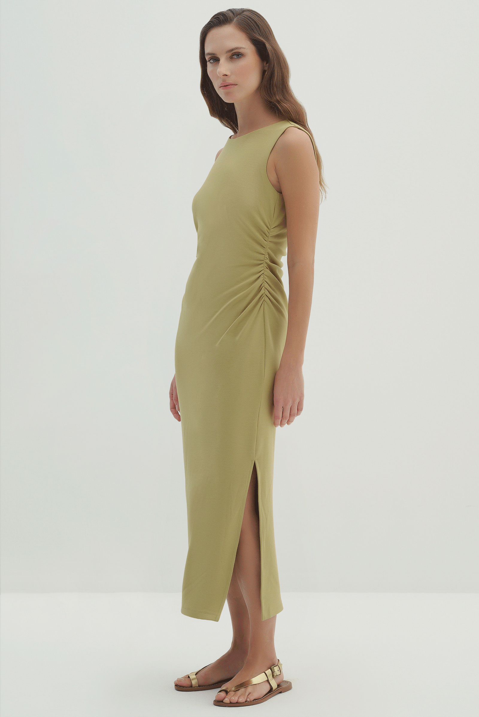 Yırtmaç Detaylı Büzgülü Elbise