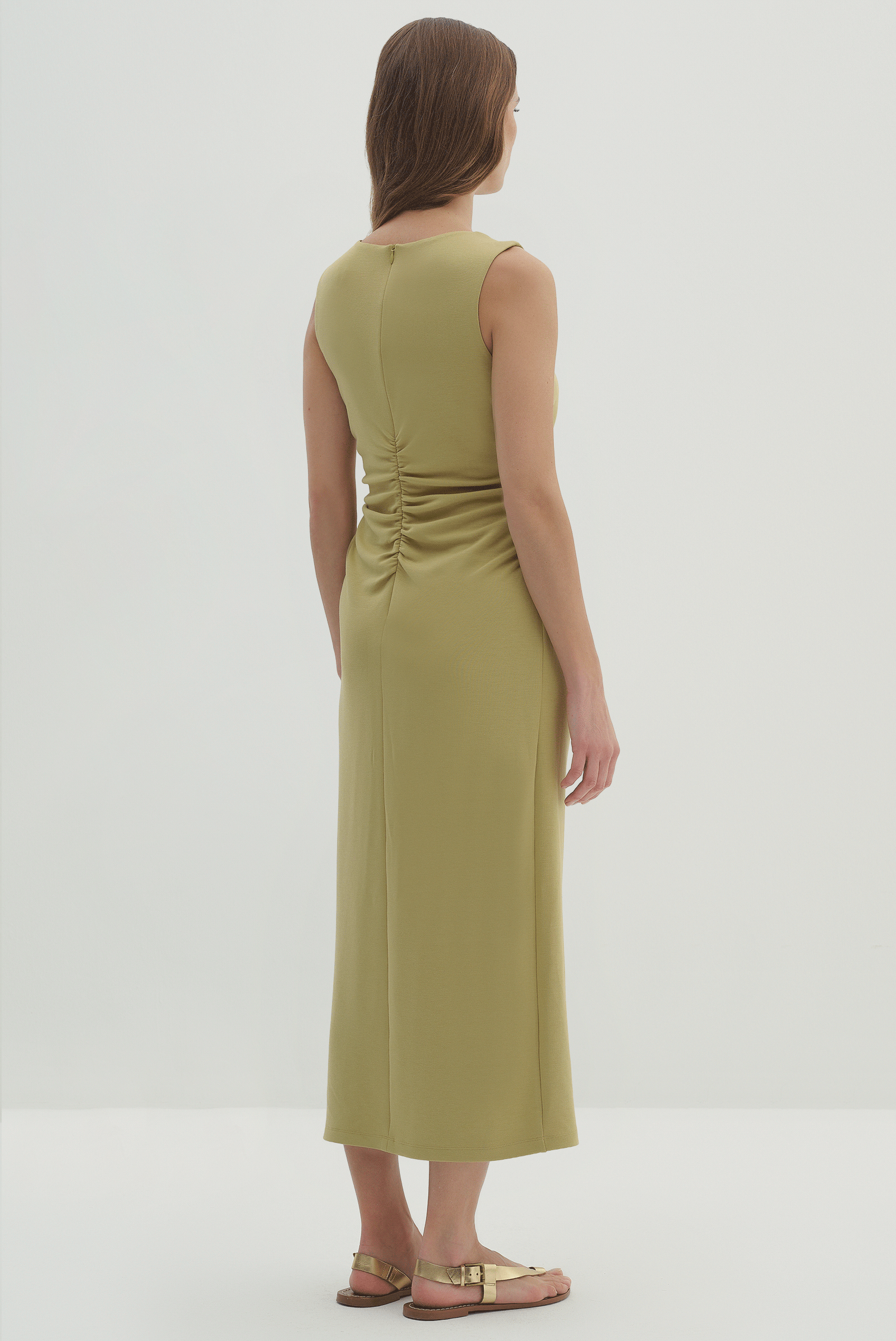 Yırtmaç Detaylı Büzgülü Elbise