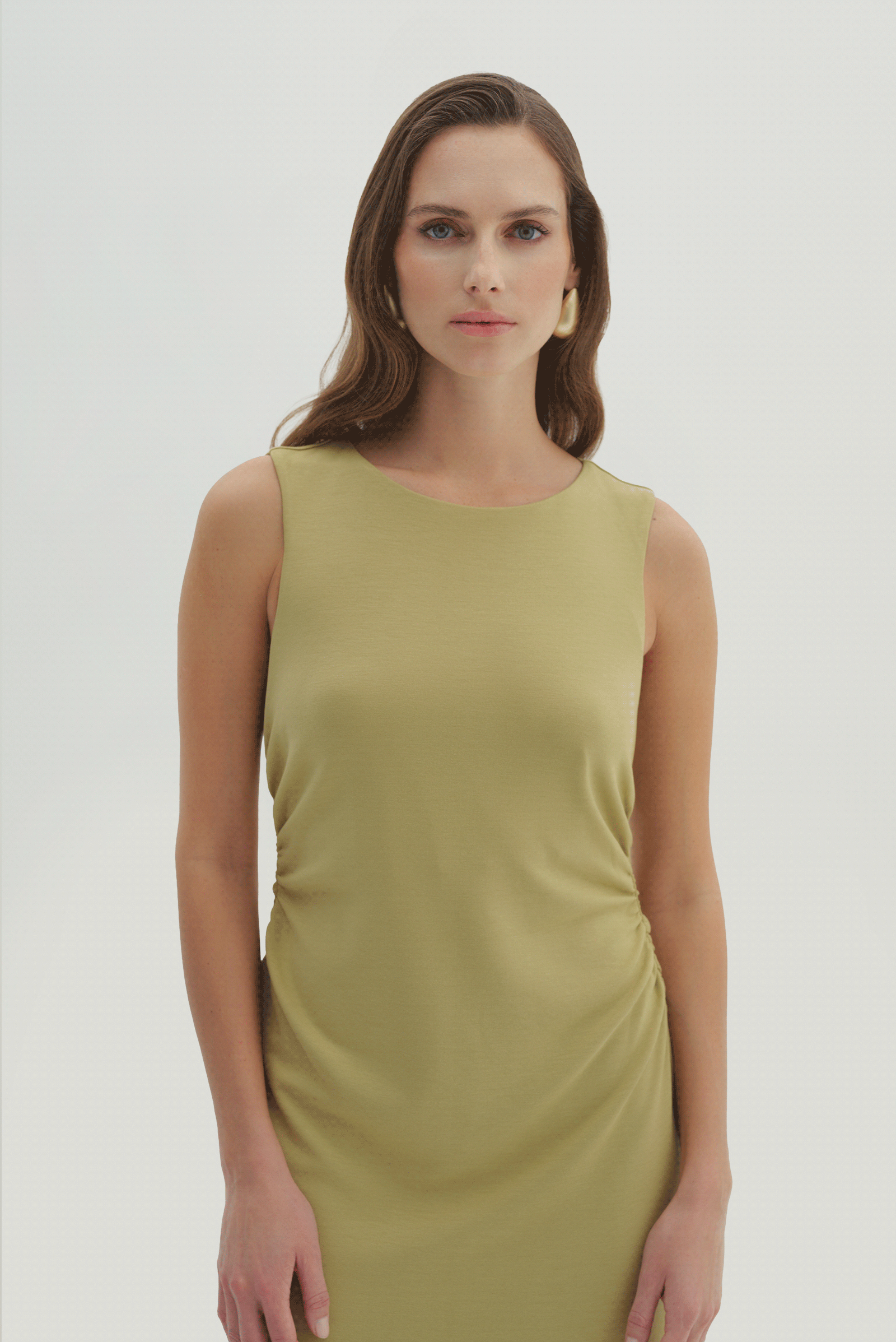 Yırtmaç Detaylı Büzgülü Elbise