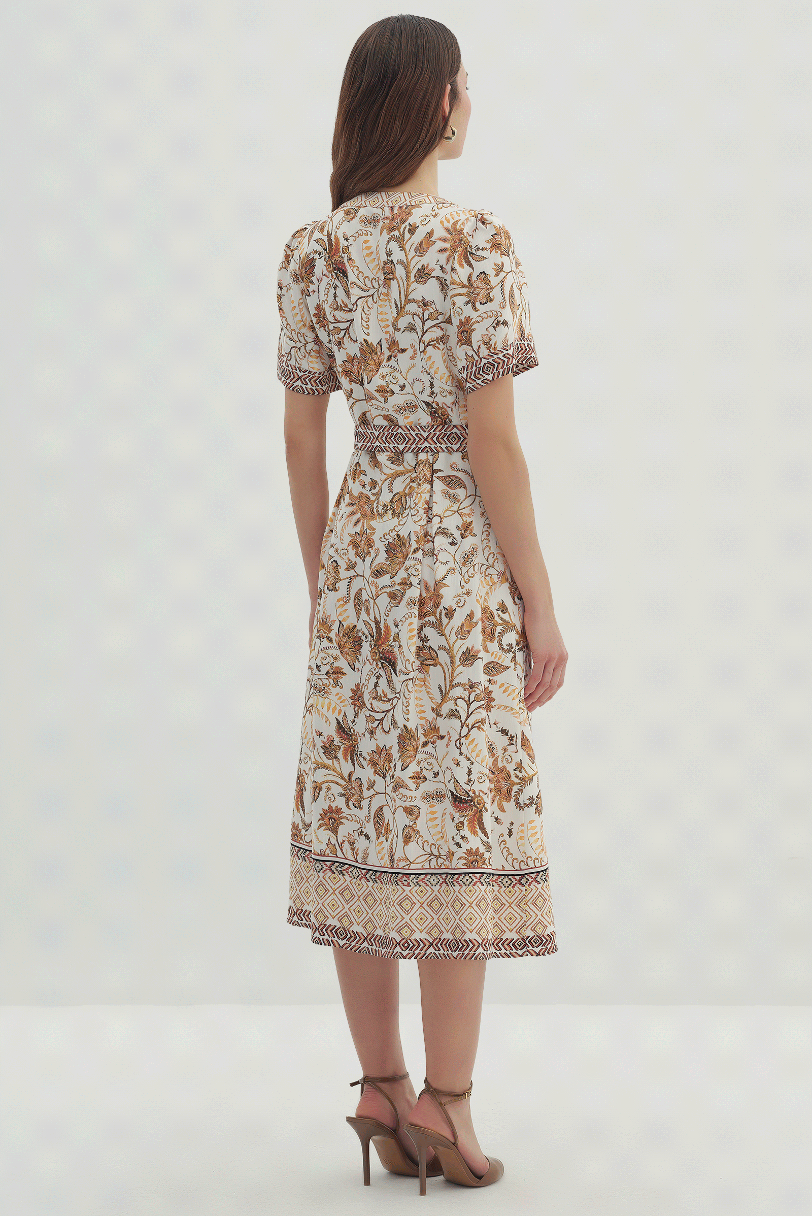 Kemer Detaylı Desenli Elbise