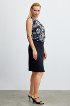 Önü Şerit Detaylı Klasik Etek